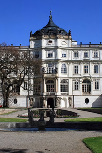 Deset století architektury