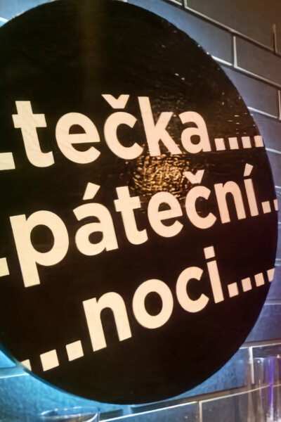 Tečka páteční noci