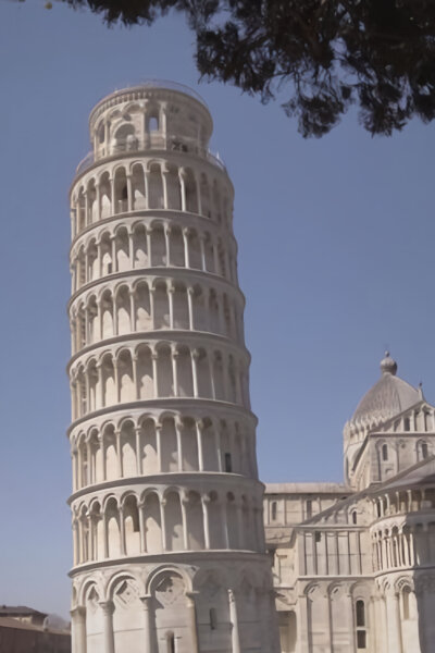 Věž v Pise: Nakloněná nehybnost
