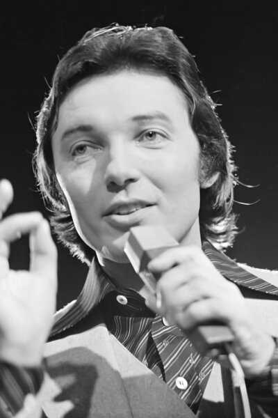 Zpívá Karel Gott